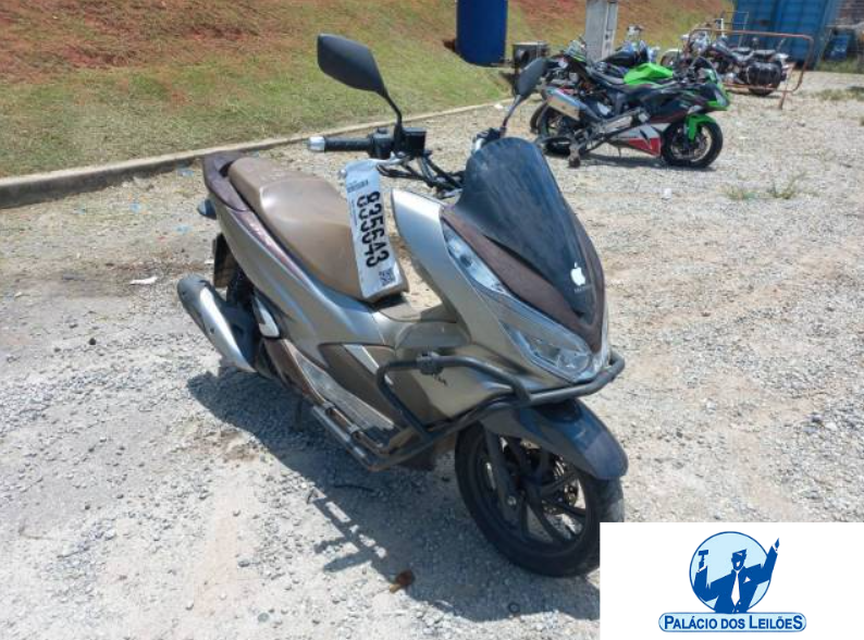 PCX 150 DLX